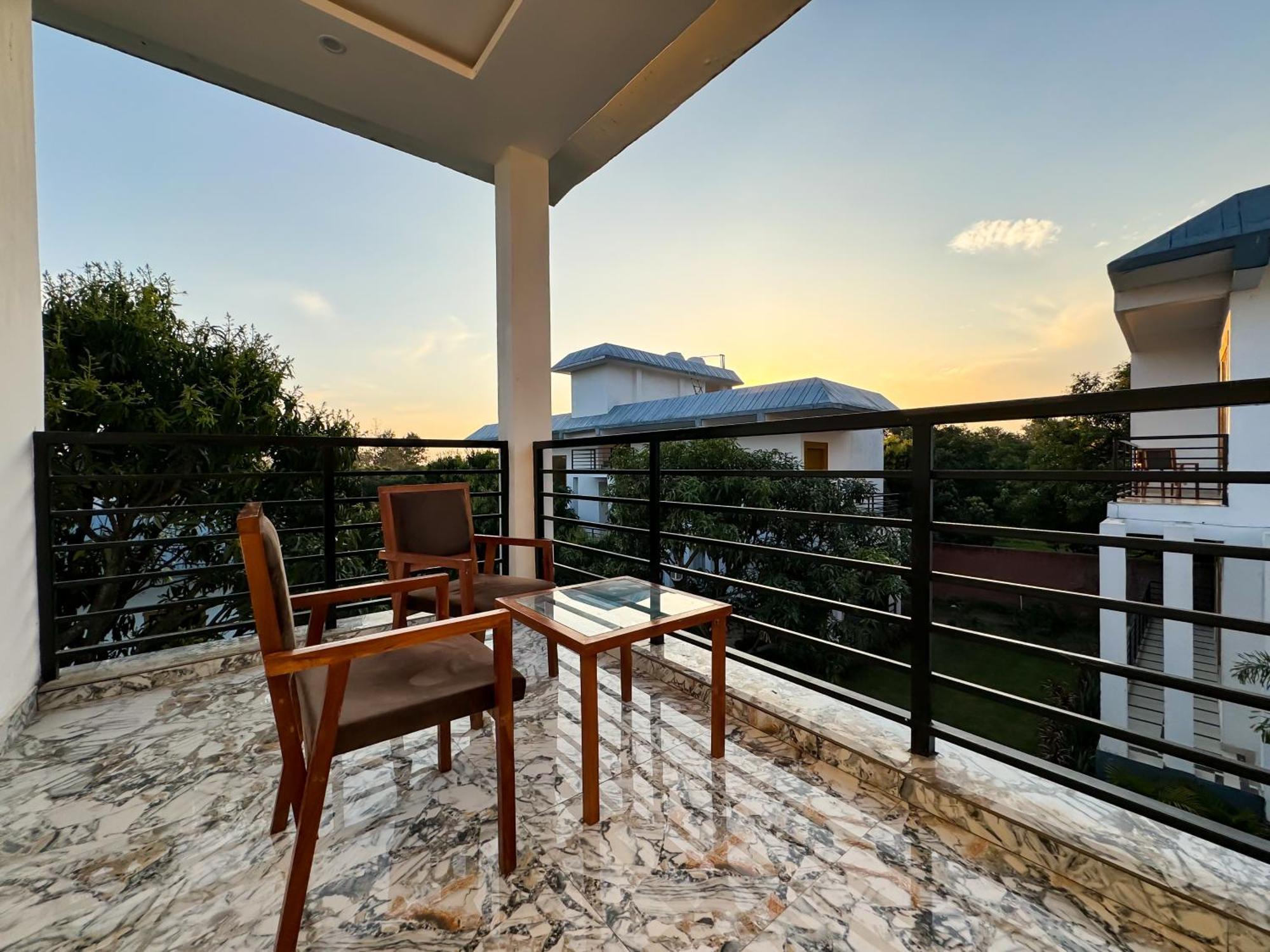 The White Oak Corbett Spa & Resort Rāmnagar Buitenkant foto